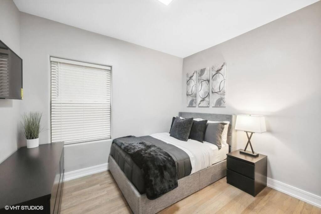 Apartment The Chic Urban Oasis Near The Lake! *