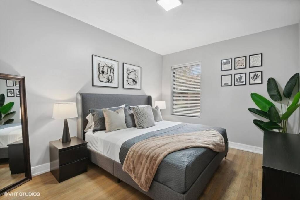The Chic Urban Oasis Near The Lake!
